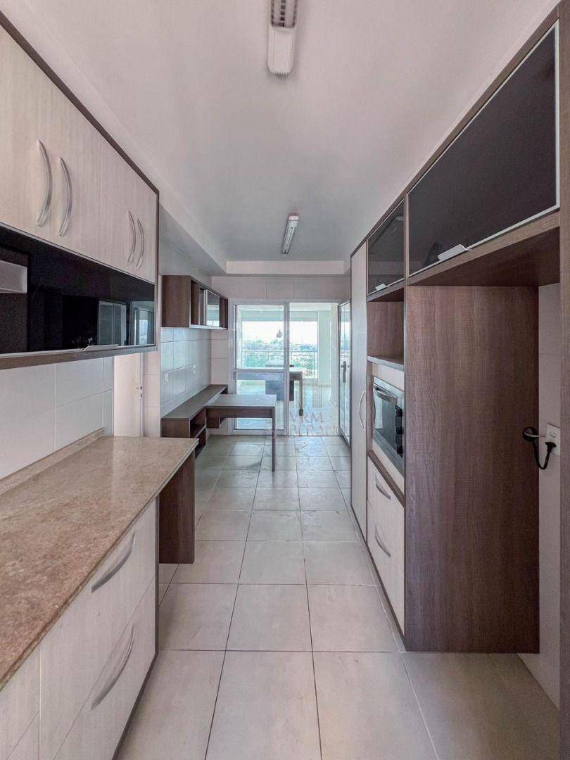 Apartamento à venda com 4 quartos, 233m² - Foto 8