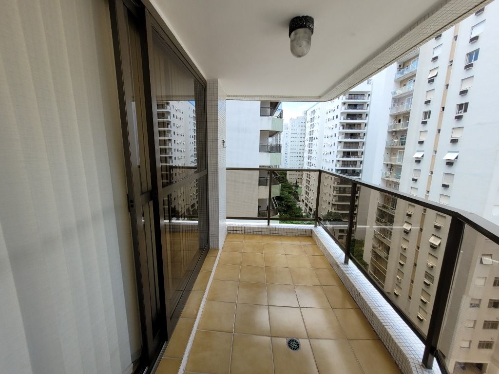 Apartamento à venda com 3 quartos, 140m² - Foto 7