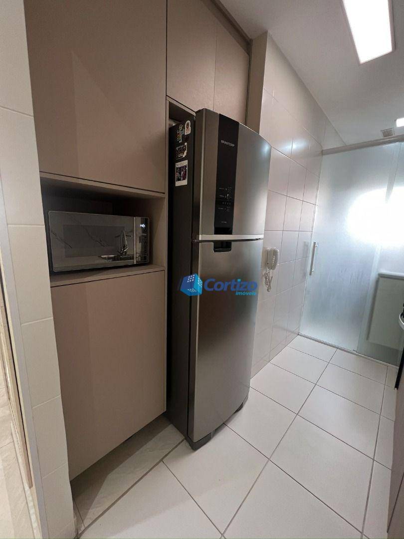 Apartamento à venda com 2 quartos, 61m² - Foto 8