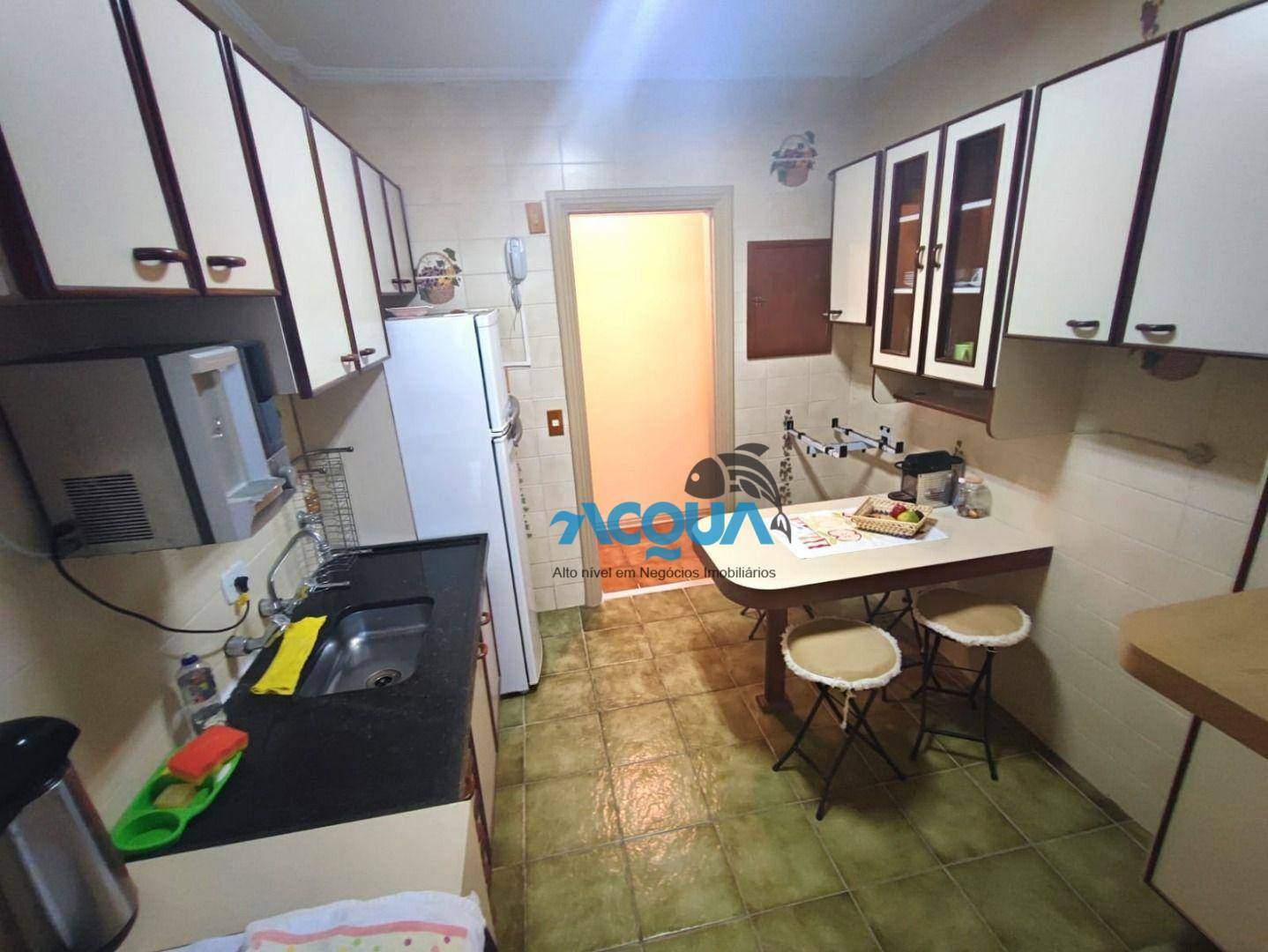 Apartamento à venda com 2 quartos, 70m² - Foto 3