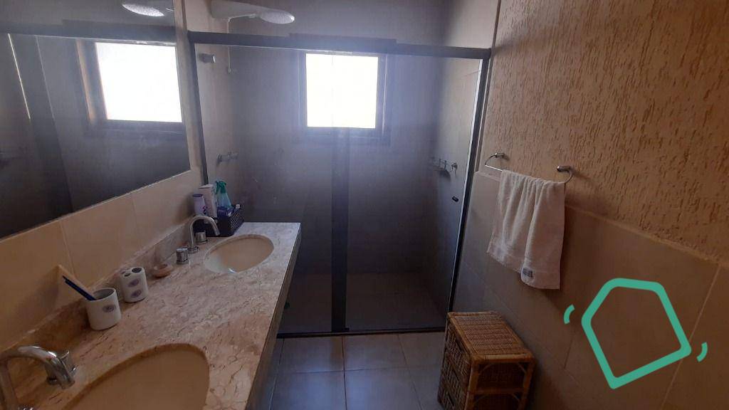 Casa de Condomínio à venda e aluguel com 3 quartos, 300m² - Foto 28