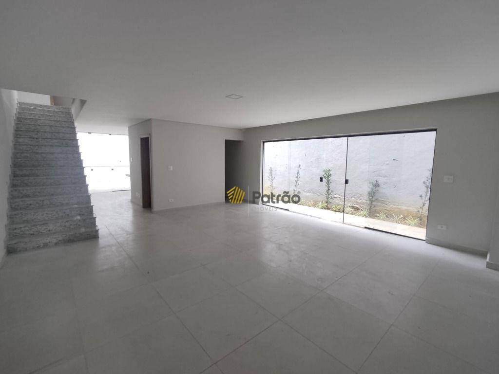 Sobrado à venda com 3 quartos, 200m² - Foto 32