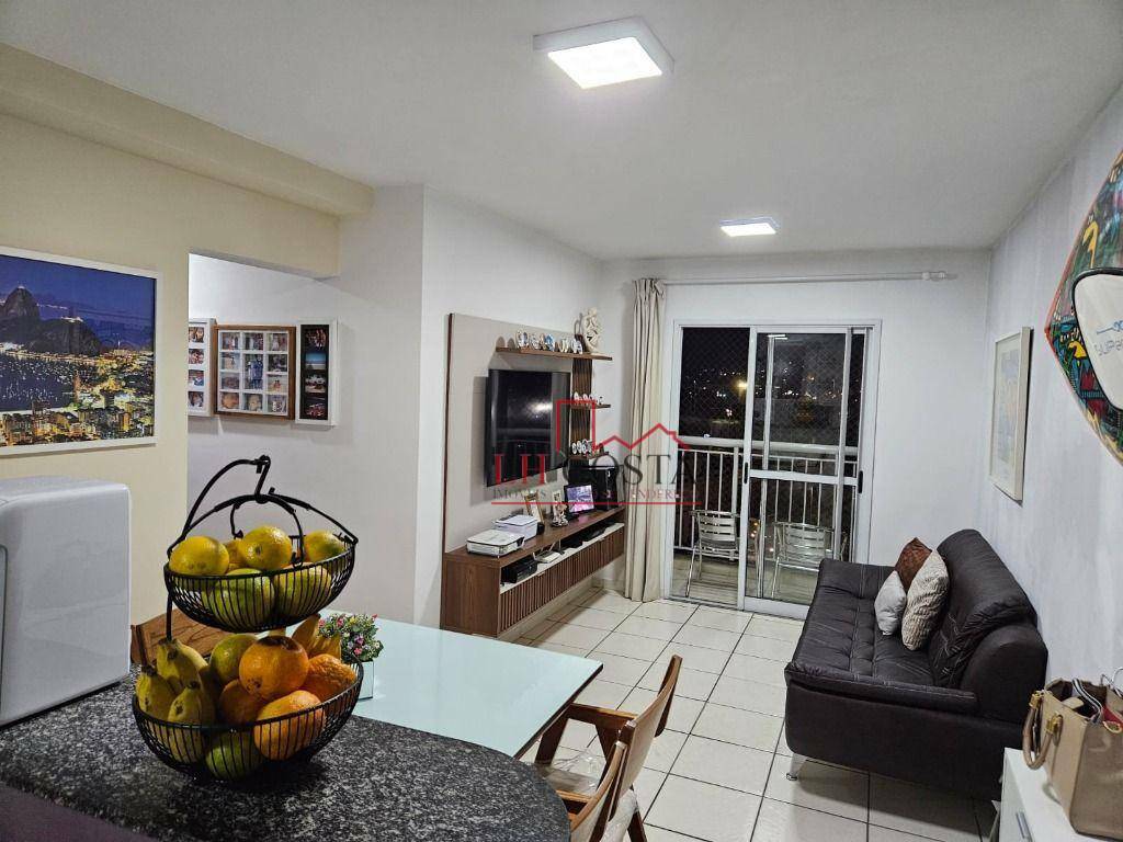 Apartamento à venda com 2 quartos, 69m² - Foto 1