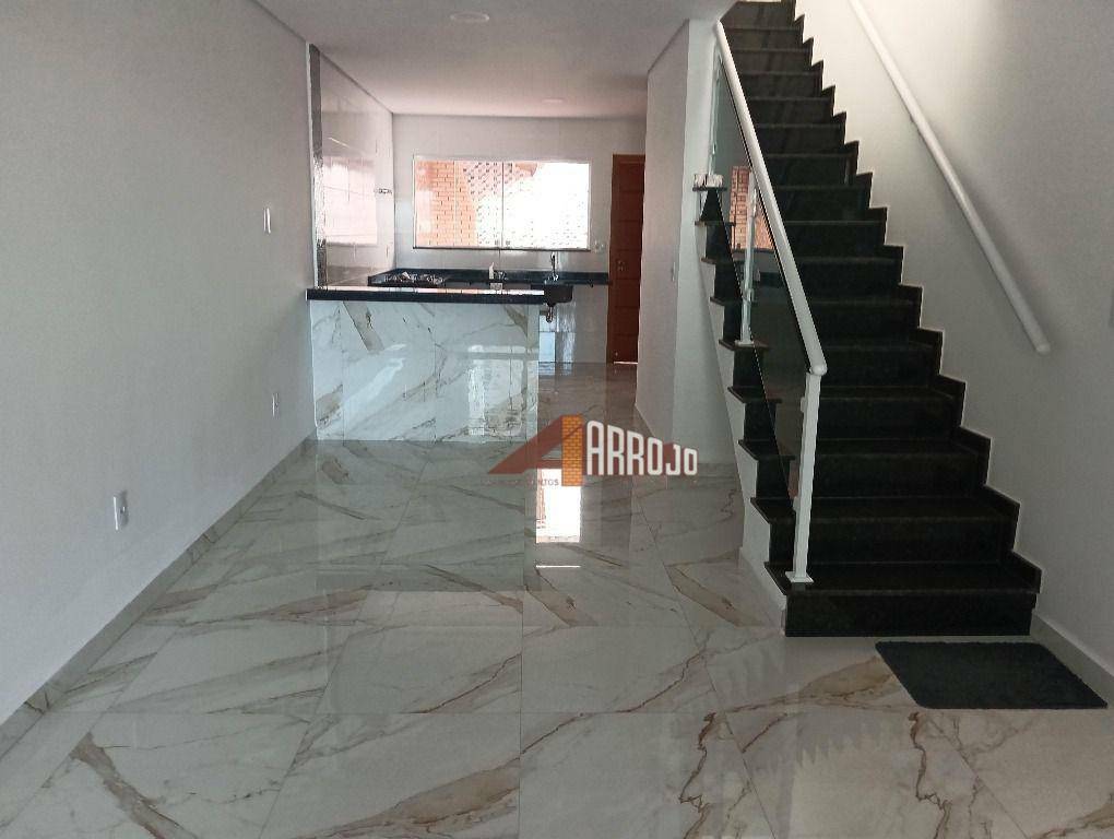 Sobrado à venda com 3 quartos, 109m² - Foto 1