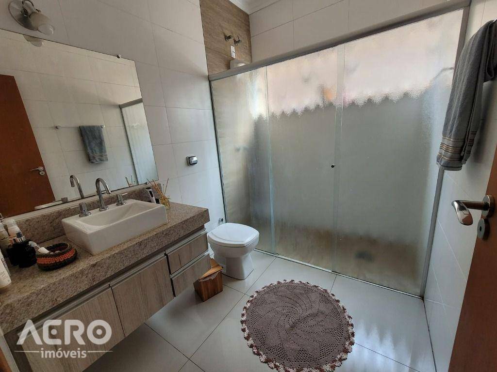 Casa de Condomínio à venda com 3 quartos, 210m² - Foto 12