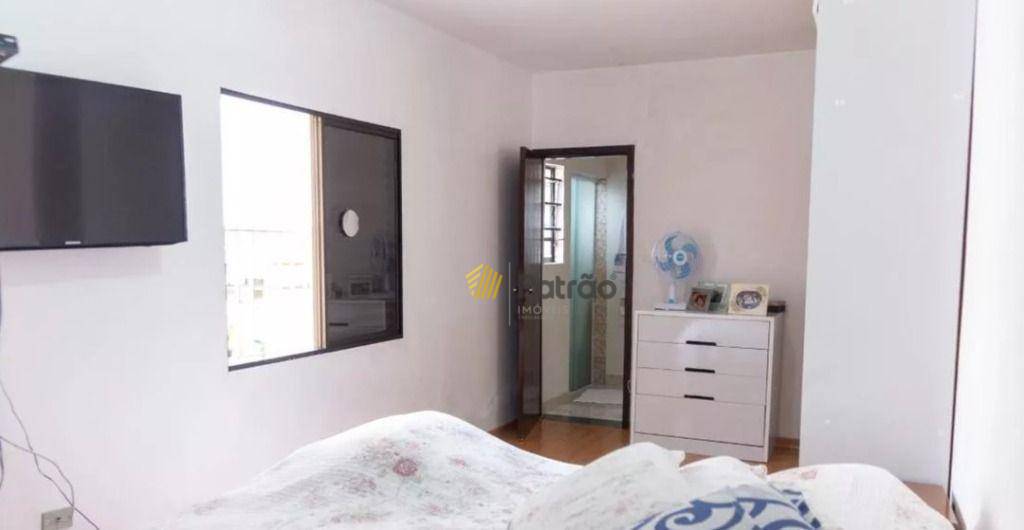 Casa à venda com 3 quartos, 213m² - Foto 13