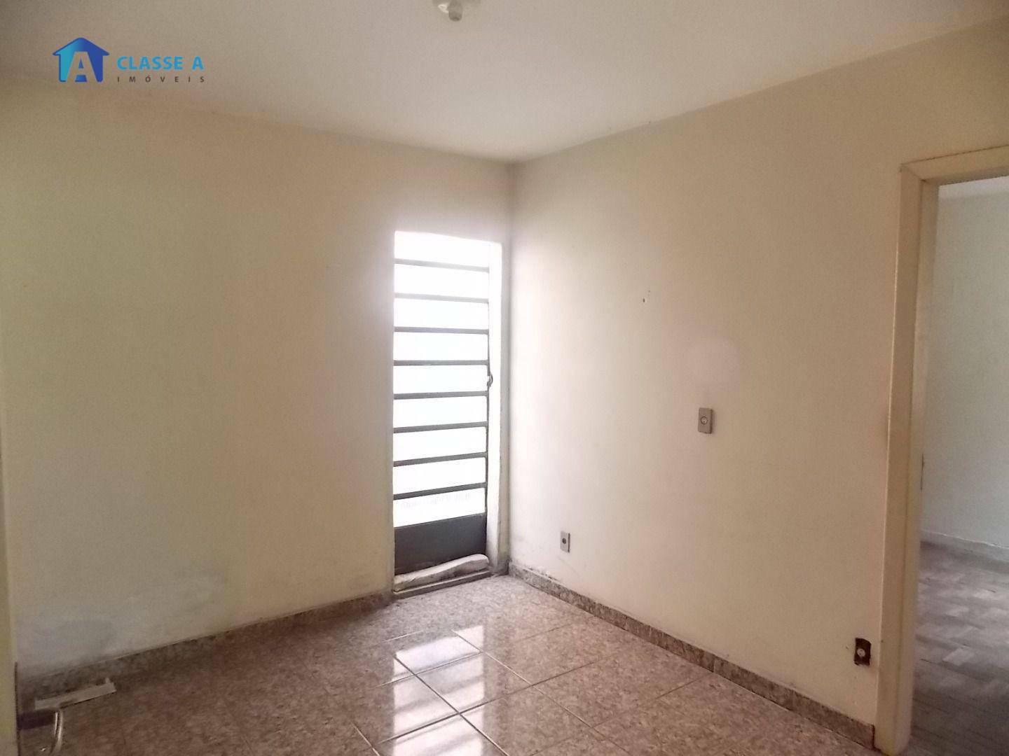 Casa à venda com 4 quartos, 200m² - Foto 32