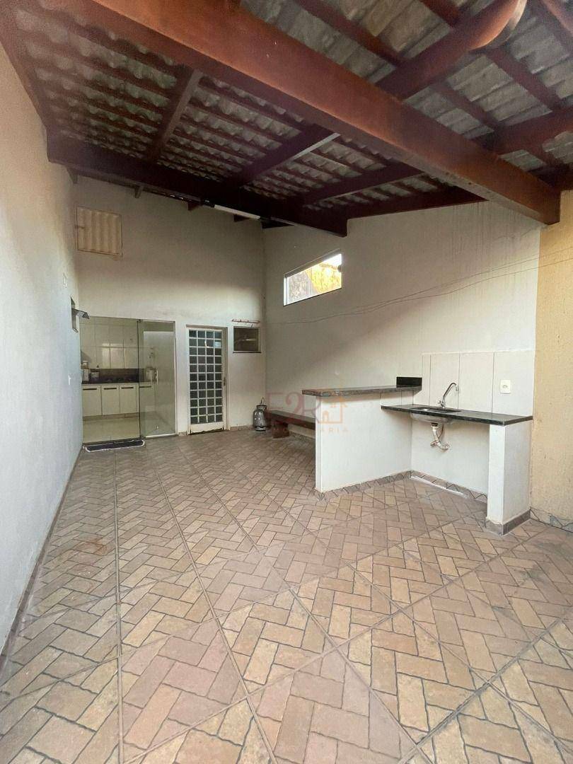 Casa à venda com 3 quartos, 271m² - Foto 2