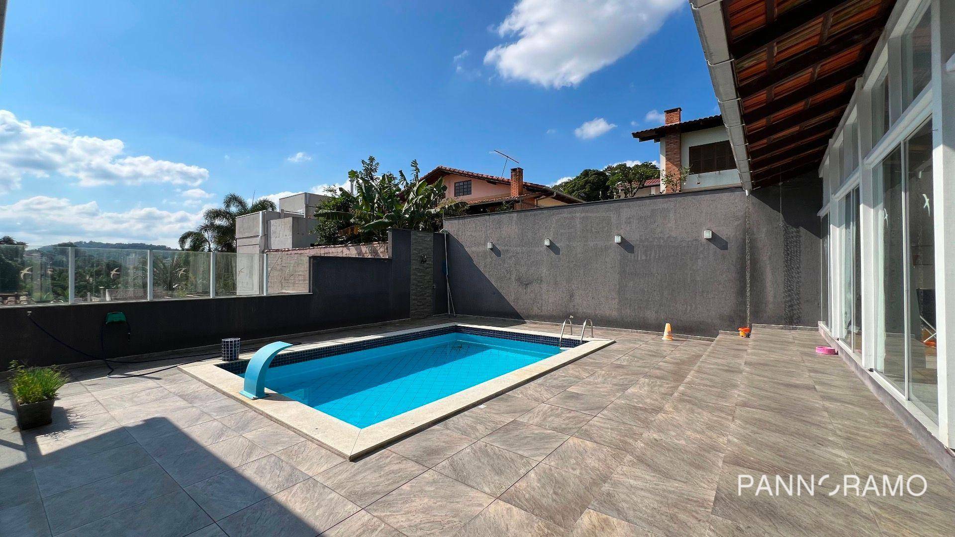 Casa à venda com 3 quartos, 199m² - Foto 2