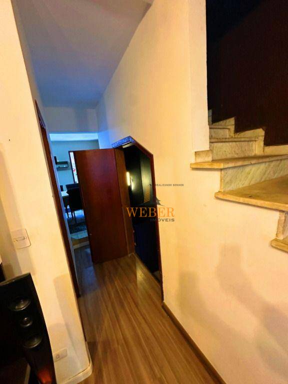 Casa à venda com 3 quartos, 210m² - Foto 9