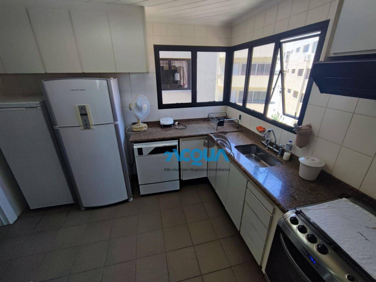 Apartamento à venda com 3 quartos, 157m² - Foto 8