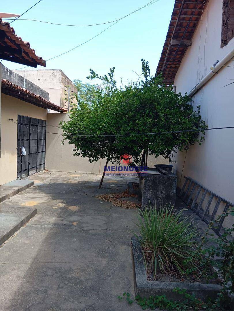 Casa para alugar com 3 quartos, 250m² - Foto 9