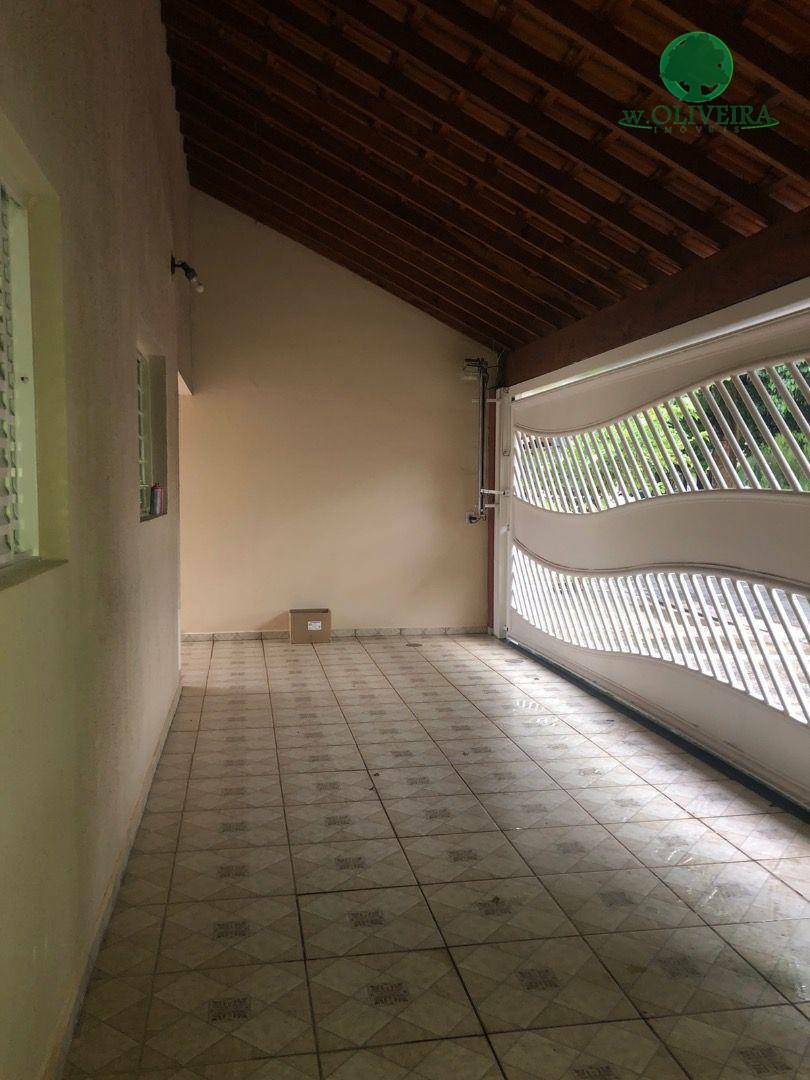 Casa à venda com 5 quartos, 193m² - Foto 4