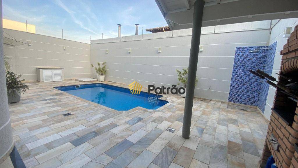 Casa, 3 quartos, 297 m² - Foto 2