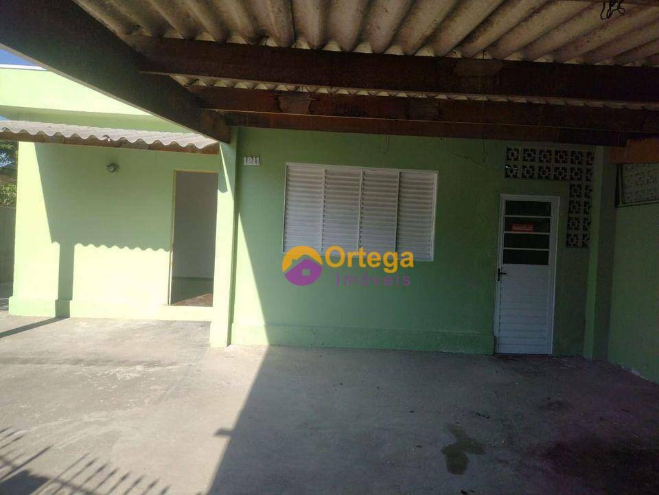 Casa à venda com 2 quartos, 135m² - Foto 1