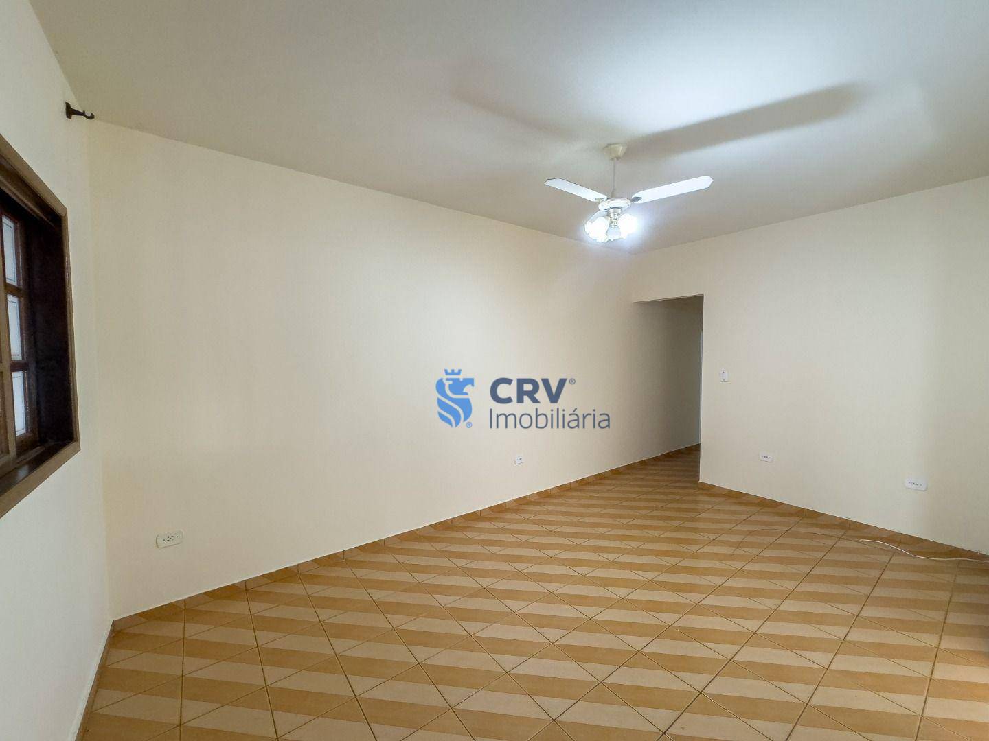 Casa para alugar com 3 quartos, 70m² - Foto 2