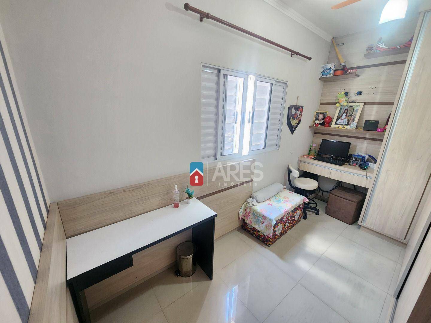 Casa à venda com 3 quartos, 106m² - Foto 13