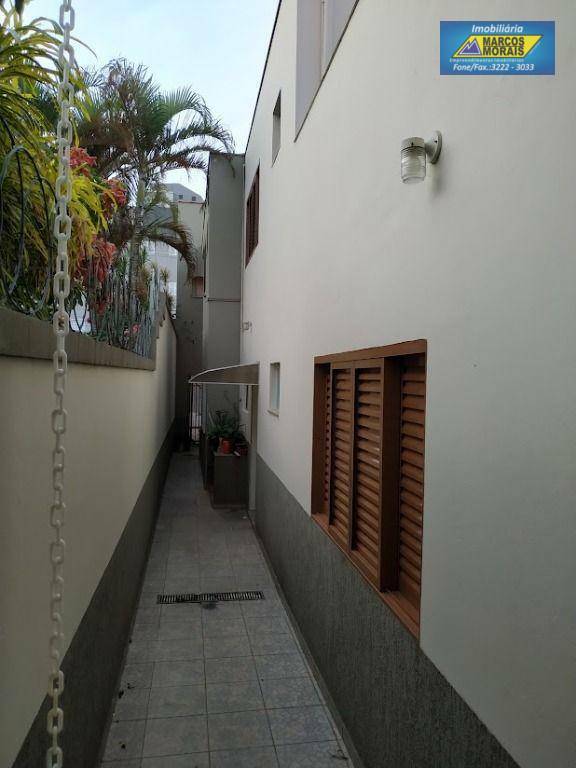 Casa à venda com 4 quartos, 180m² - Foto 15