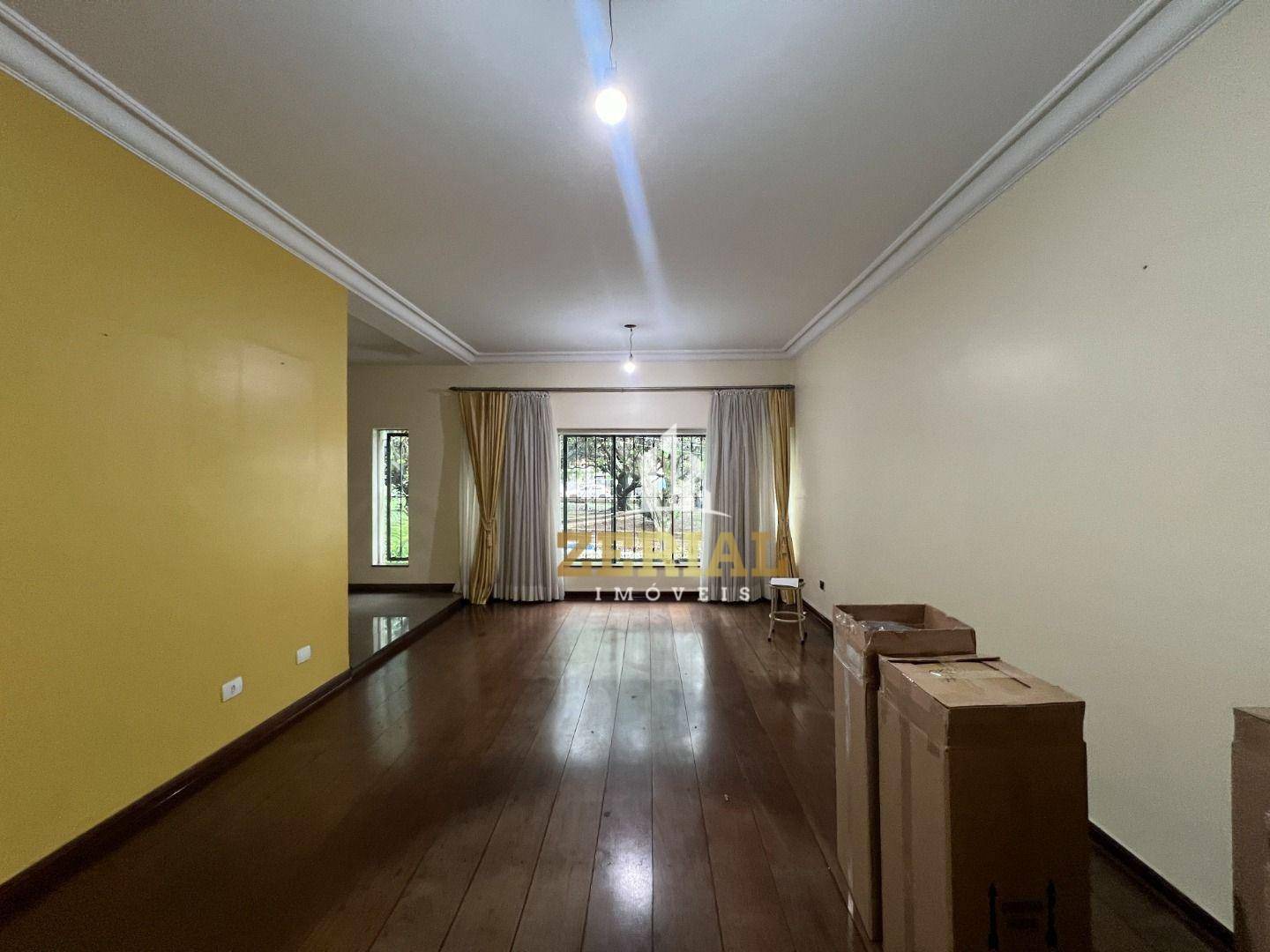 Sobrado à venda com 3 quartos, 228m² - Foto 1