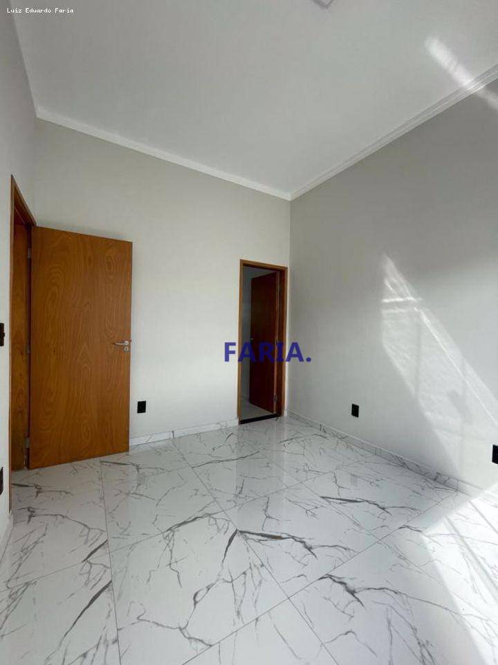 Casa à venda com 3 quartos, 160m² - Foto 14