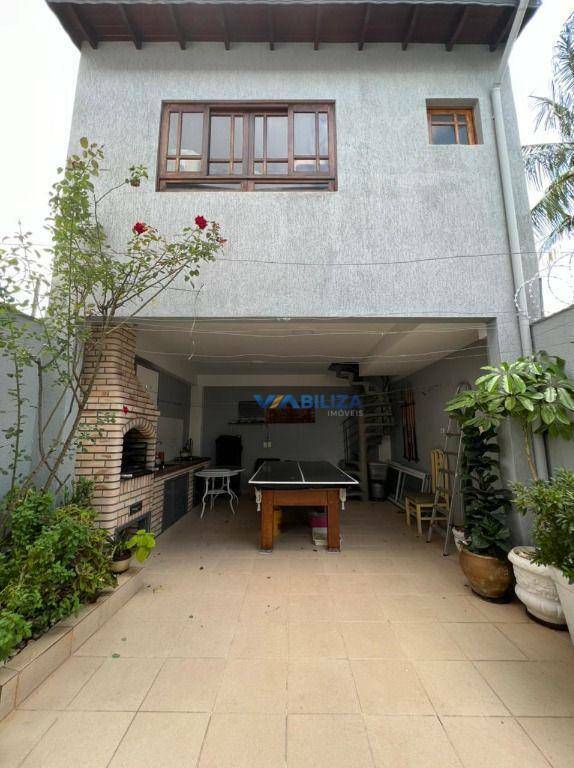 Sobrado à venda com 3 quartos, 230m² - Foto 2