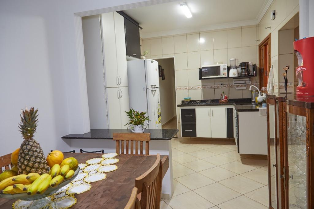 Casa à venda com 2 quartos, 180m² - Foto 29