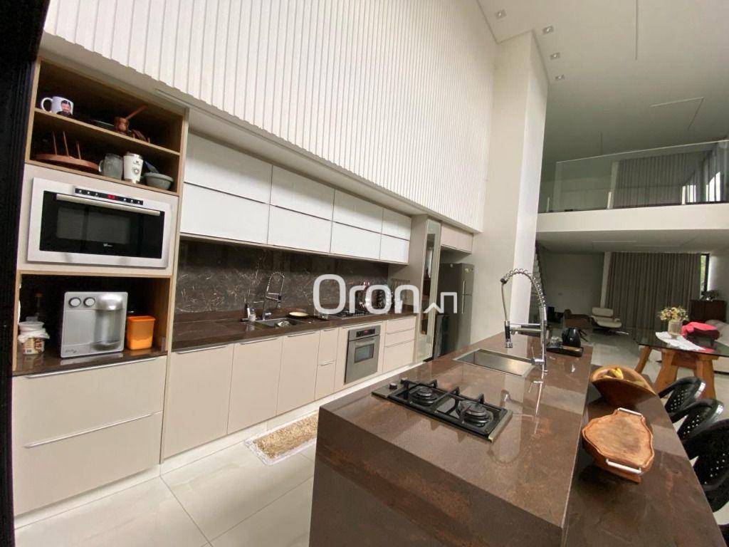 Sobrado à venda com 4 quartos, 350m² - Foto 4