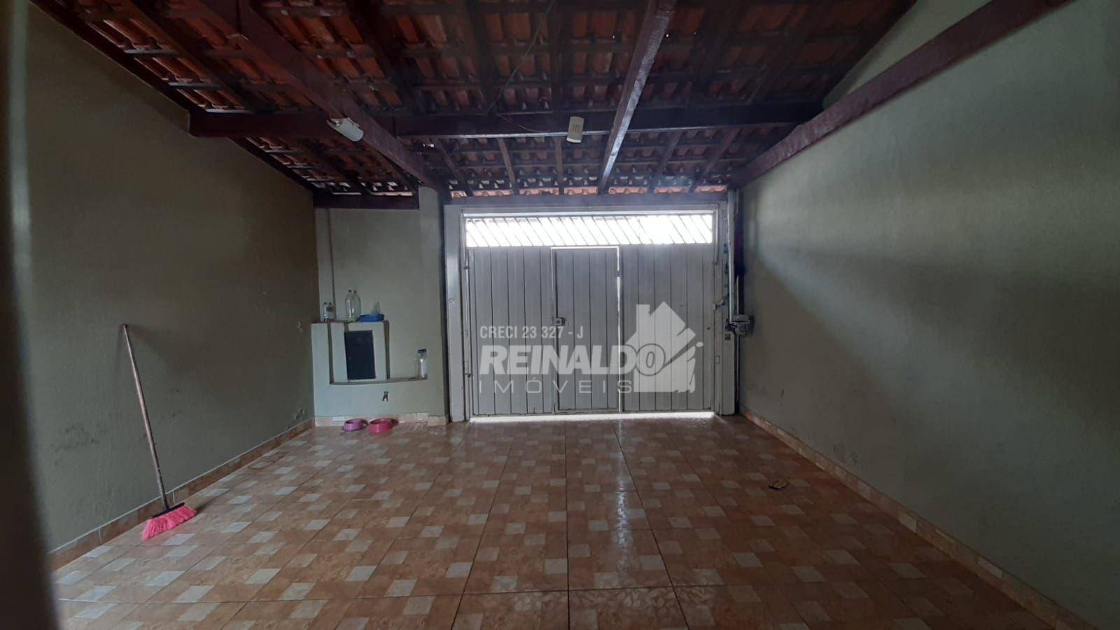 Casa à venda com 3 quartos, 180m² - Foto 1