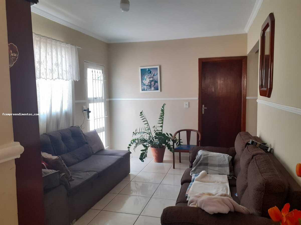 Casa à venda com 3 quartos, 250m² - Foto 18