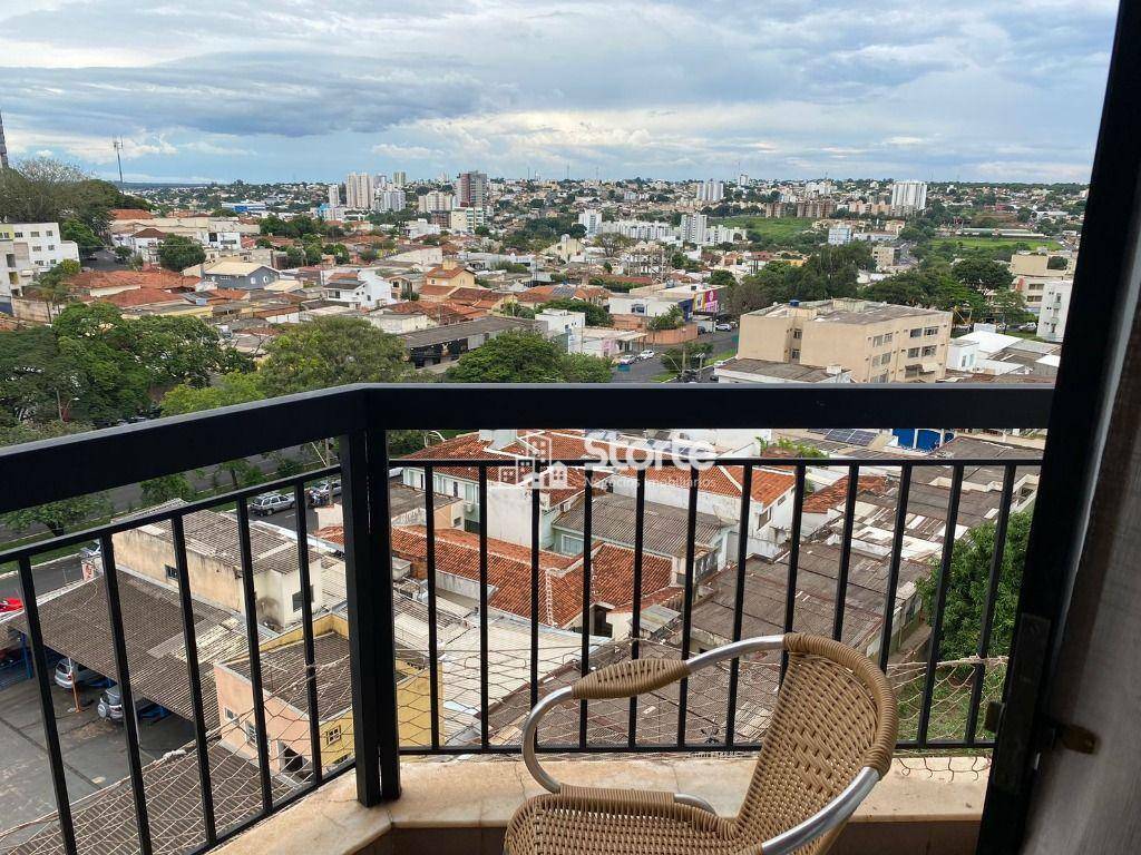 Apartamento à venda com 3 quartos, 121m² - Foto 3