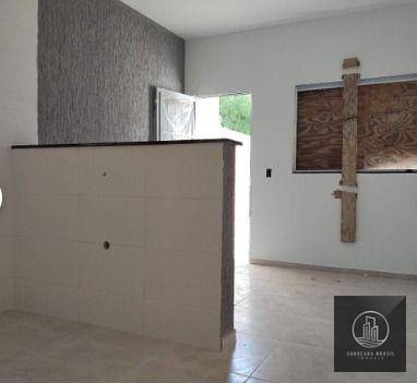 Casa à venda com 2 quartos, 60m² - Foto 2