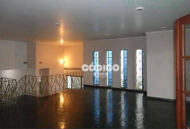 Casa para alugar com 5 quartos, 296m² - Foto 11