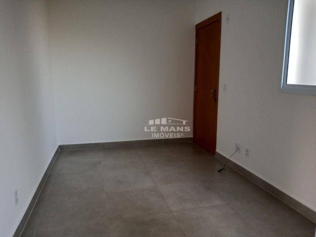 Apartamento para alugar com 2 quartos, 45m² - Foto 3