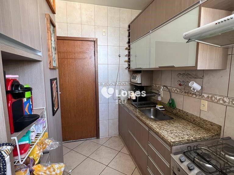 Apartamento à venda com 3 quartos, 75m² - Foto 11