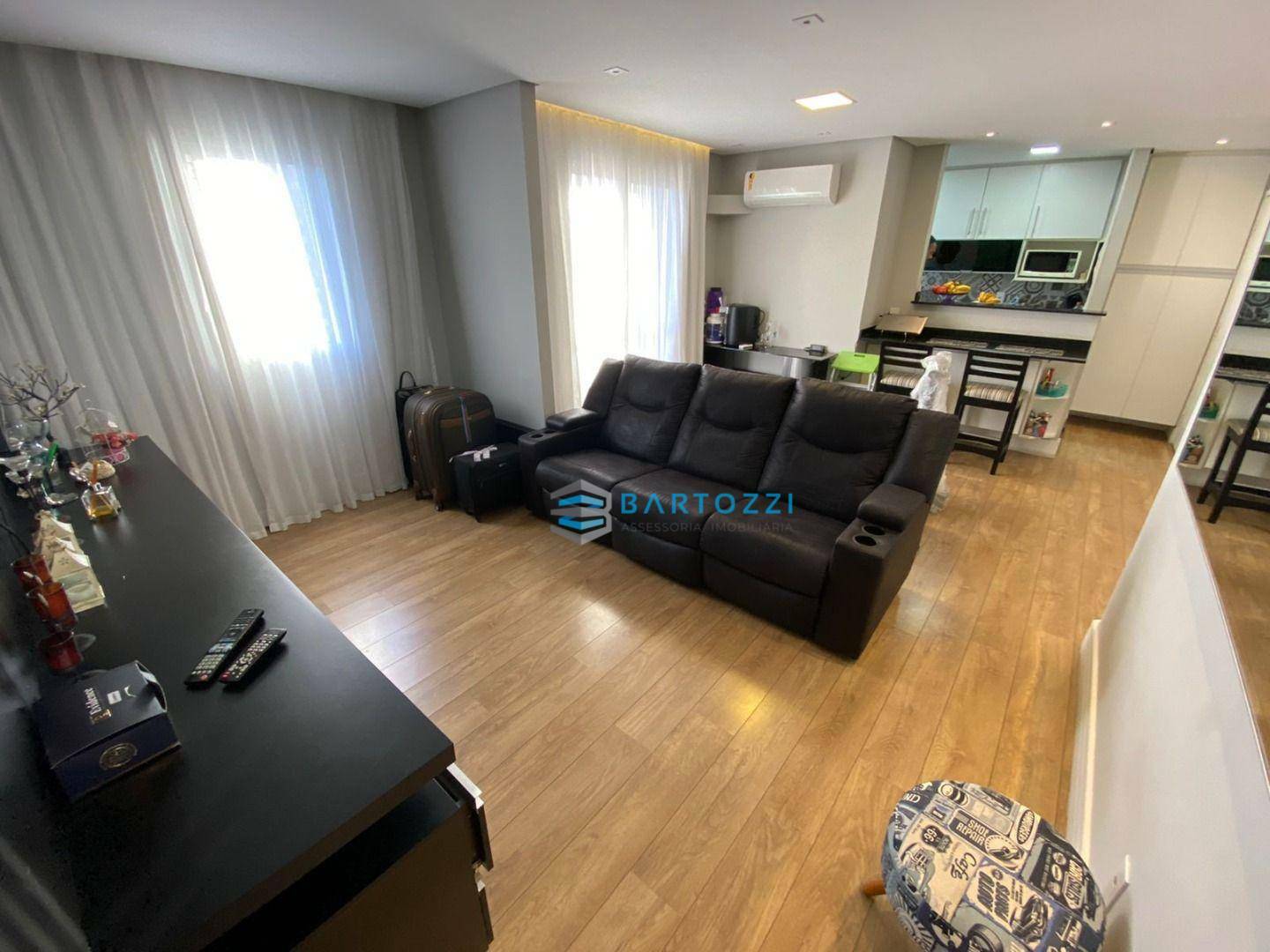 Apartamento à venda com 1 quarto, 50m² - Foto 2