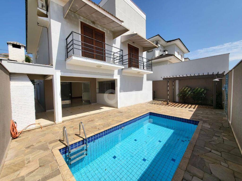 Casa de Condomínio para alugar com 4 quartos, 258m² - Foto 1
