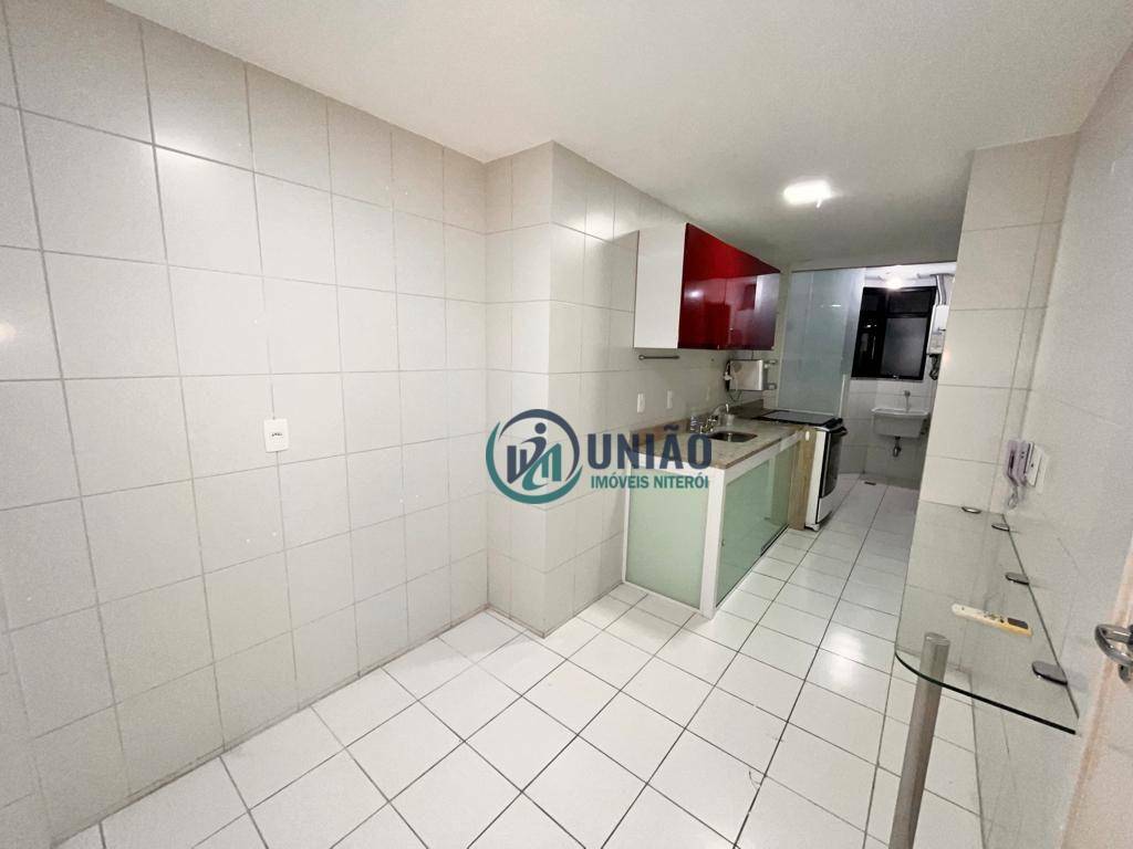 Apartamento à venda com 2 quartos, 85m² - Foto 3