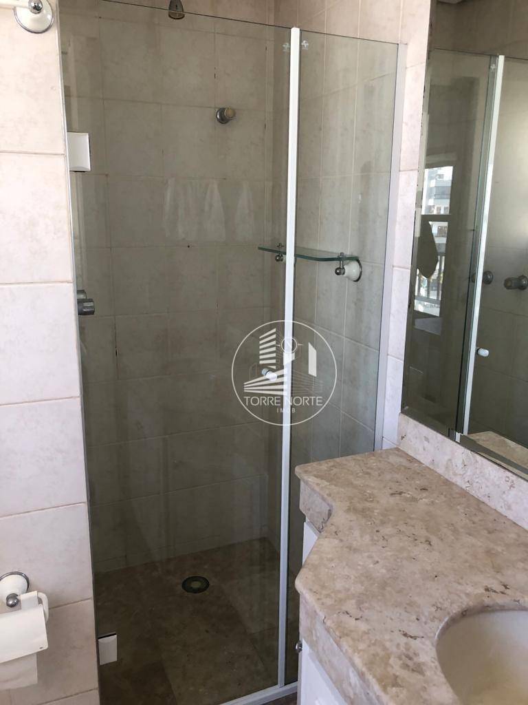 Apartamento à venda com 3 quartos, 121m² - Foto 7