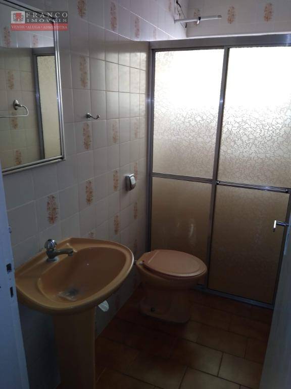 Casa à venda com 3 quartos, 200m² - Foto 26