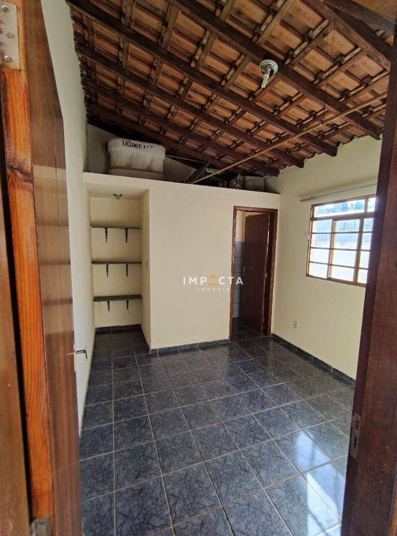 Casa à venda com 4 quartos, 177m² - Foto 15