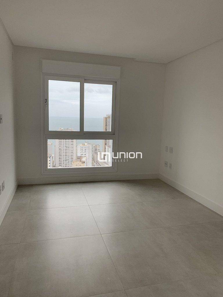 Apartamento à venda com 3 quartos, 200m² - Foto 6