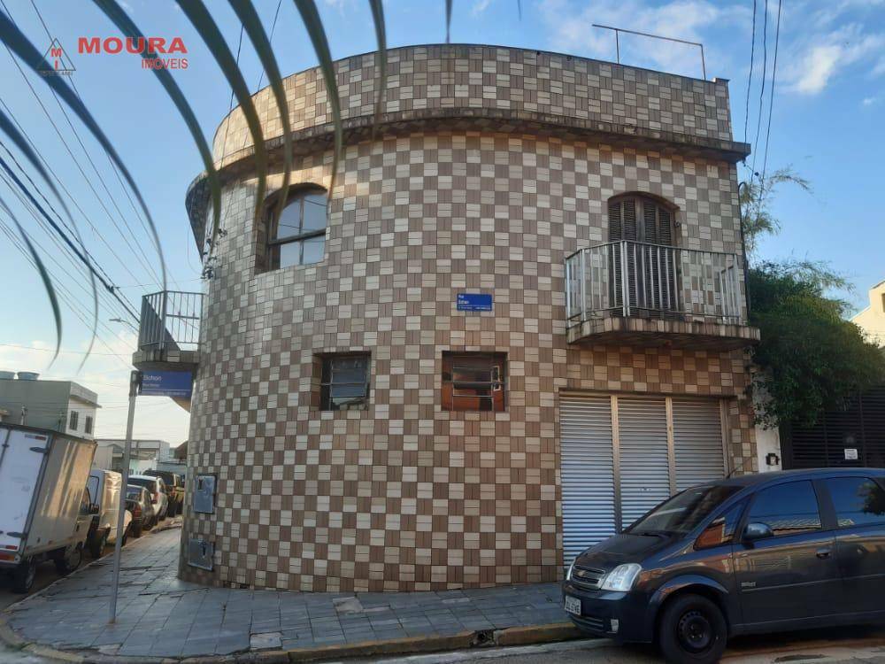 Sobrado à venda com 3 quartos, 296m² - Foto 1