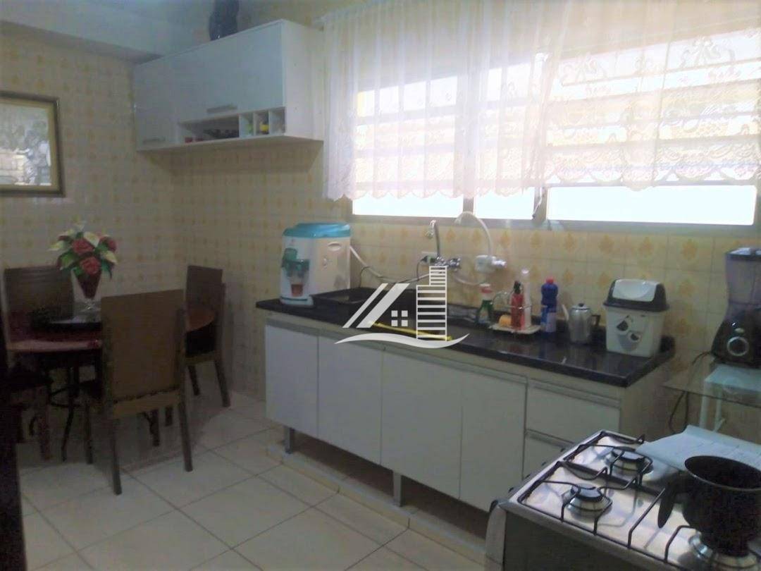 Sobrado à venda com 3 quartos, 141m² - Foto 1