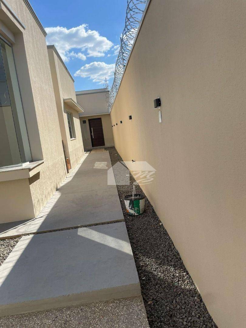 Casa à venda com 4 quartos, 250m² - Foto 9
