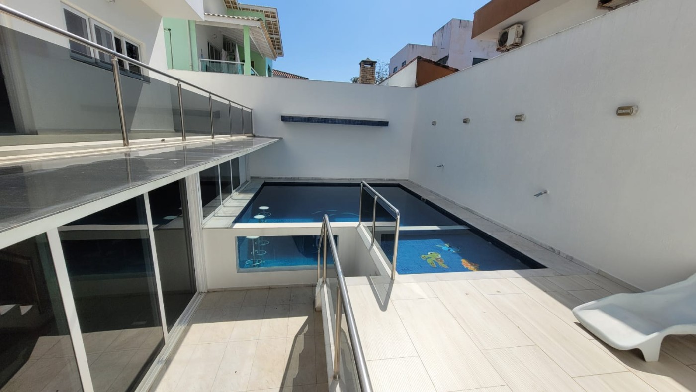 Casa à venda com 4 quartos, 300m² - Foto 26