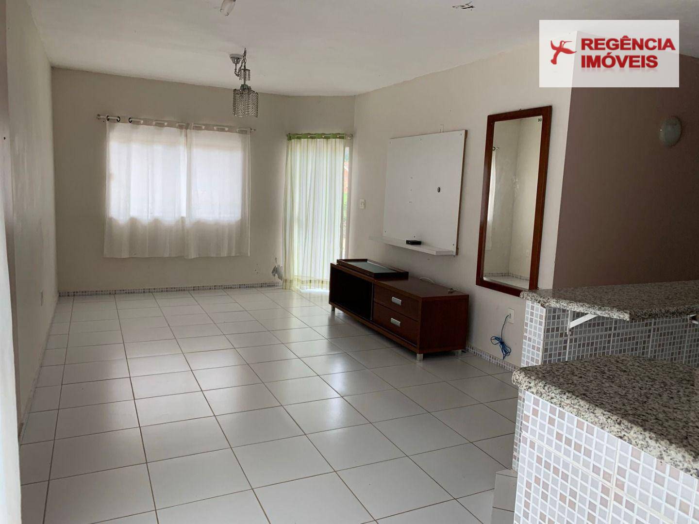 Casa à venda com 3 quartos, 110m² - Foto 2