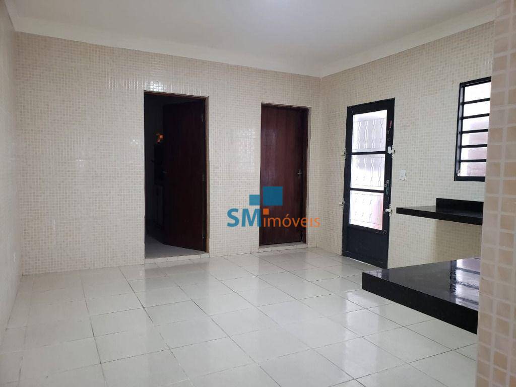 Sobrado à venda com 5 quartos, 220m² - Foto 1