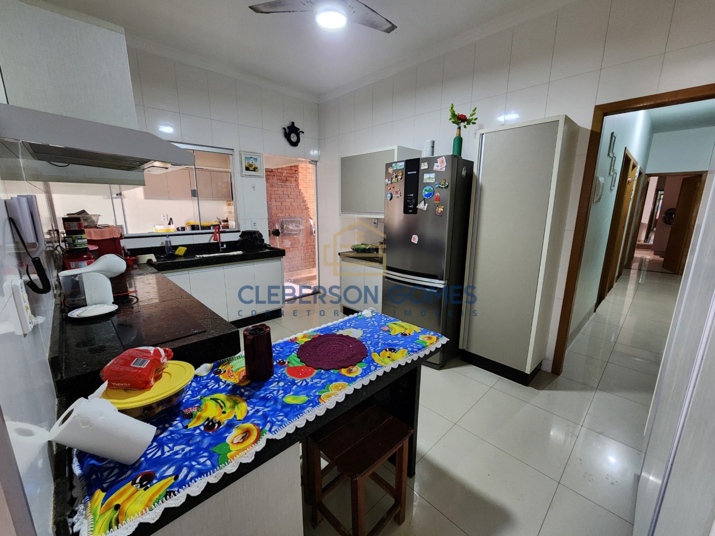Casa à venda com 3 quartos, 201m² - Foto 7