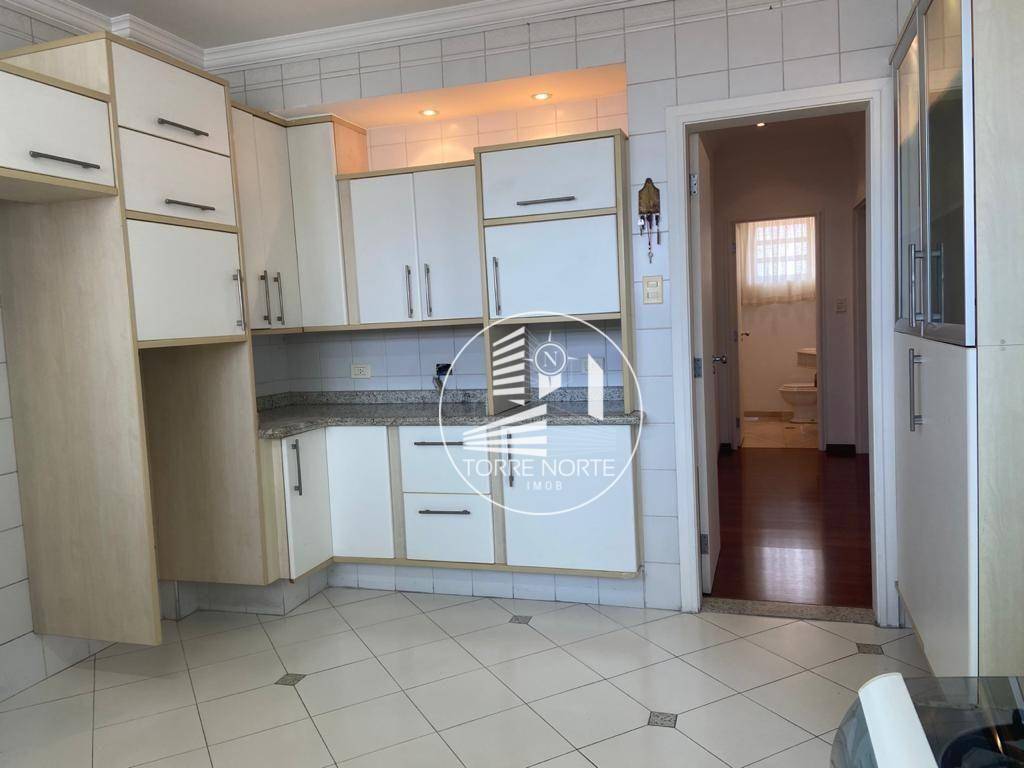 Apartamento à venda com 3 quartos, 218m² - Foto 13