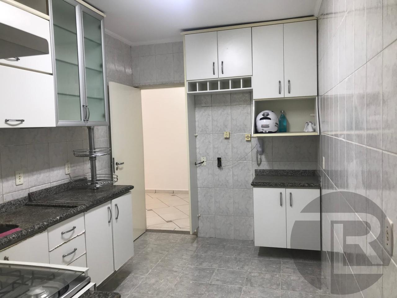 Apartamento à venda com 2 quartos, 66m² - Foto 4